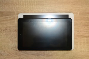 Kindle FireとiPad miniの大きさ比較