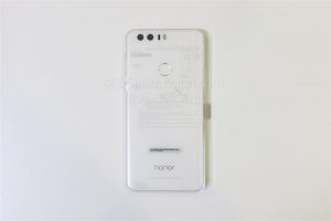 honor8本体_背面と初期保護フィルム