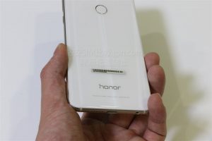 honor8_本体背面_下部