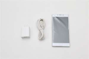 FREETEL REI付属品
