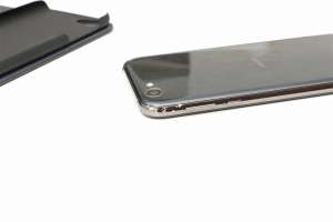 AQUOS R手帳型ケース_本体がボロボロ
