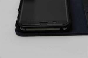 AQUOS R手帳型ケース_イヤホンジャック部分のレビュー