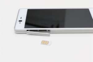 TONE m17_SIMスロットとMicro SDスロット